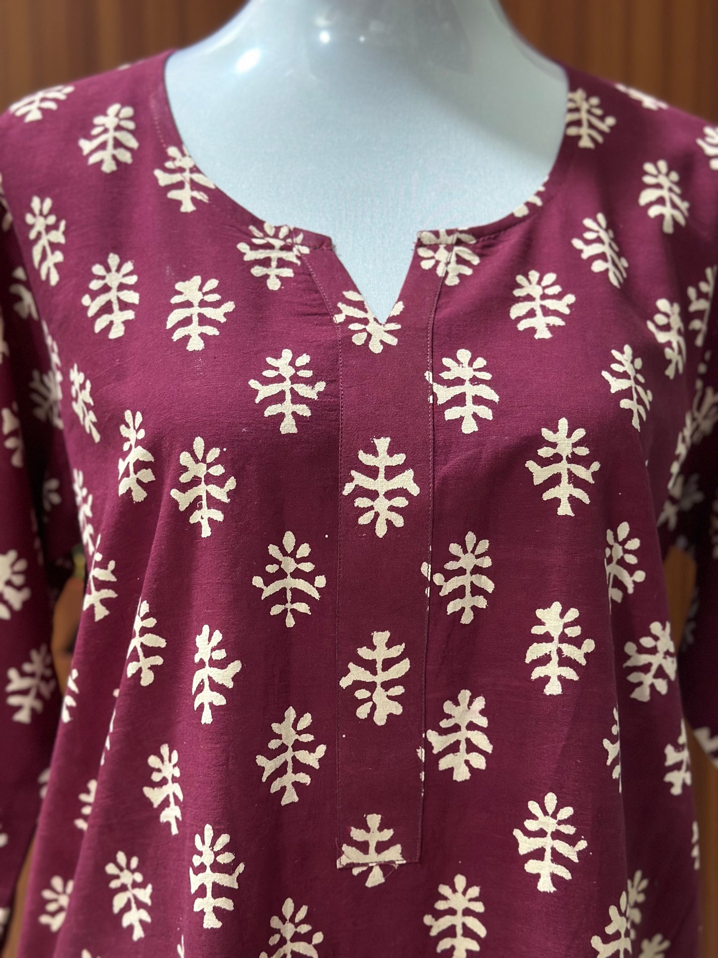 Women's Pure Cotton Knee Length Kurta (2XL) - Maroon Ferns